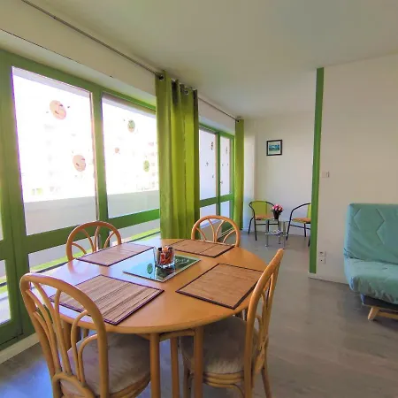 6 Appartements Et 4 Adresses A Mi-Chemin Entre Le Vieux Port Et L Ile De Re La Rochelle  Exterior foto