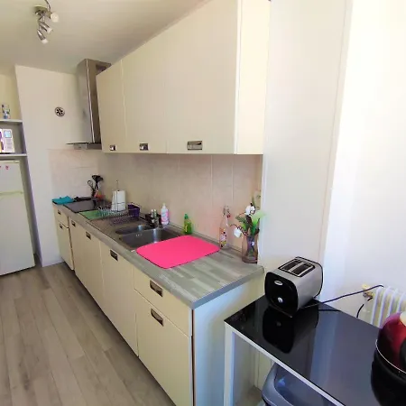 6 Appartements Et 4 Adresses A Mi-Chemin Entre Le Vieux Port Et L Ile De Re La Rochelle  Exterior foto
