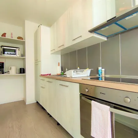 6 Appartements Et 4 Adresses A Mi-Chemin Entre Le Vieux Port Et L Ile De Re La Rochelle  Exterior foto