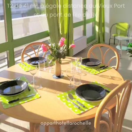 6 Appartements Et 4 Adresses A Mi-Chemin Entre Le Vieux Port Et L Ile De Re La Rochelle  Exterior foto