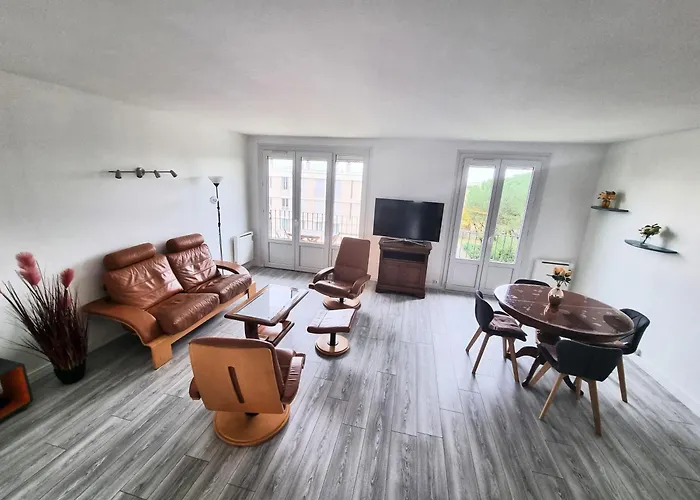 6 Appartements Et 4 Adresses A Mi-Chemin Entre Le Vieux Port Et L Ile De Re