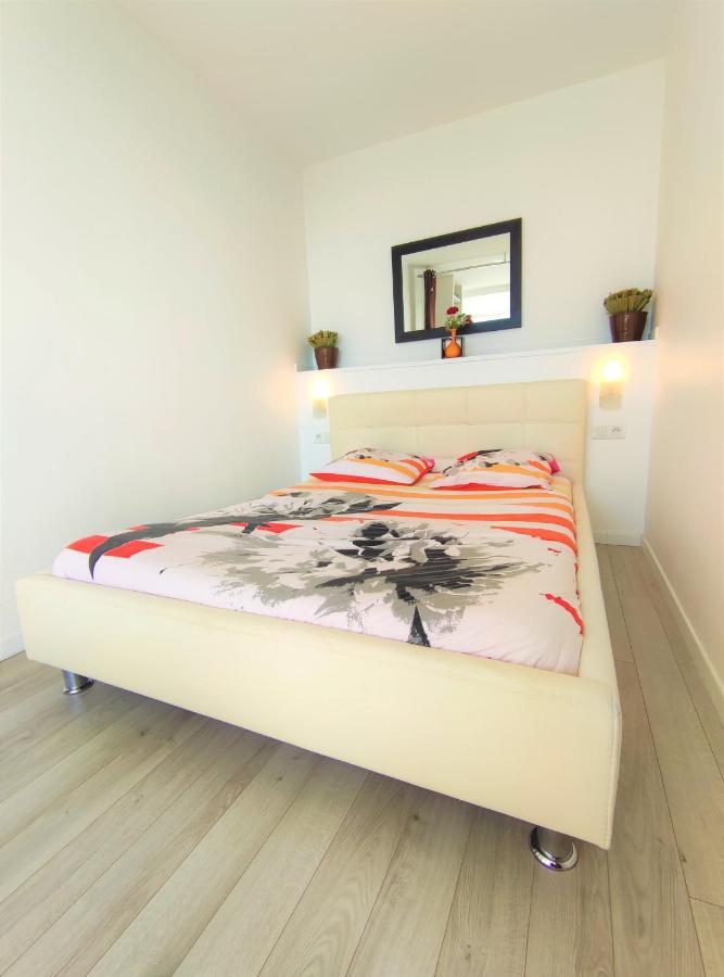 5 Indépendants Situés à Mi-chemin Entre Le Vieux Port Et Le Pont De L île De Ré Apartamento La Rochelle (Charente-Maritime)