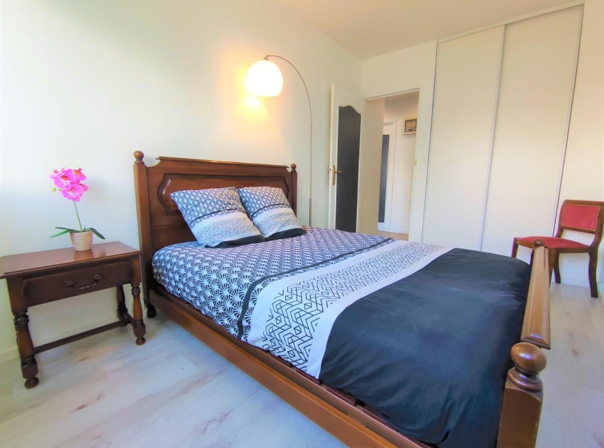 Appartement 5 Indépendants Situés à Mi-chemin Entre Le Vieux Port Et Le Pont De L île De Ré *
