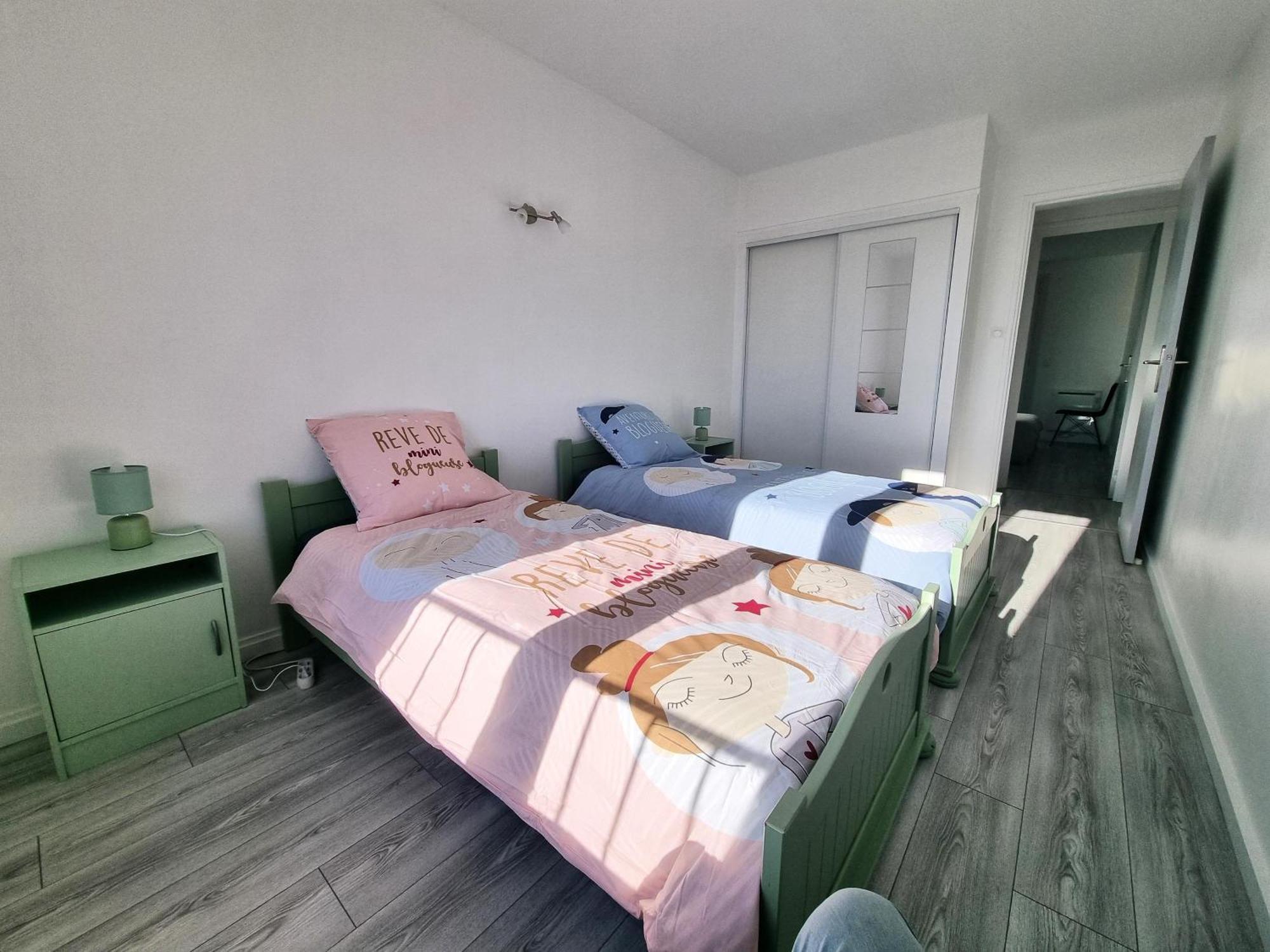 Apartment 6 Et 4 Adresses A Mi-chemin Entre Le Vieux Port Et L Ile De Re